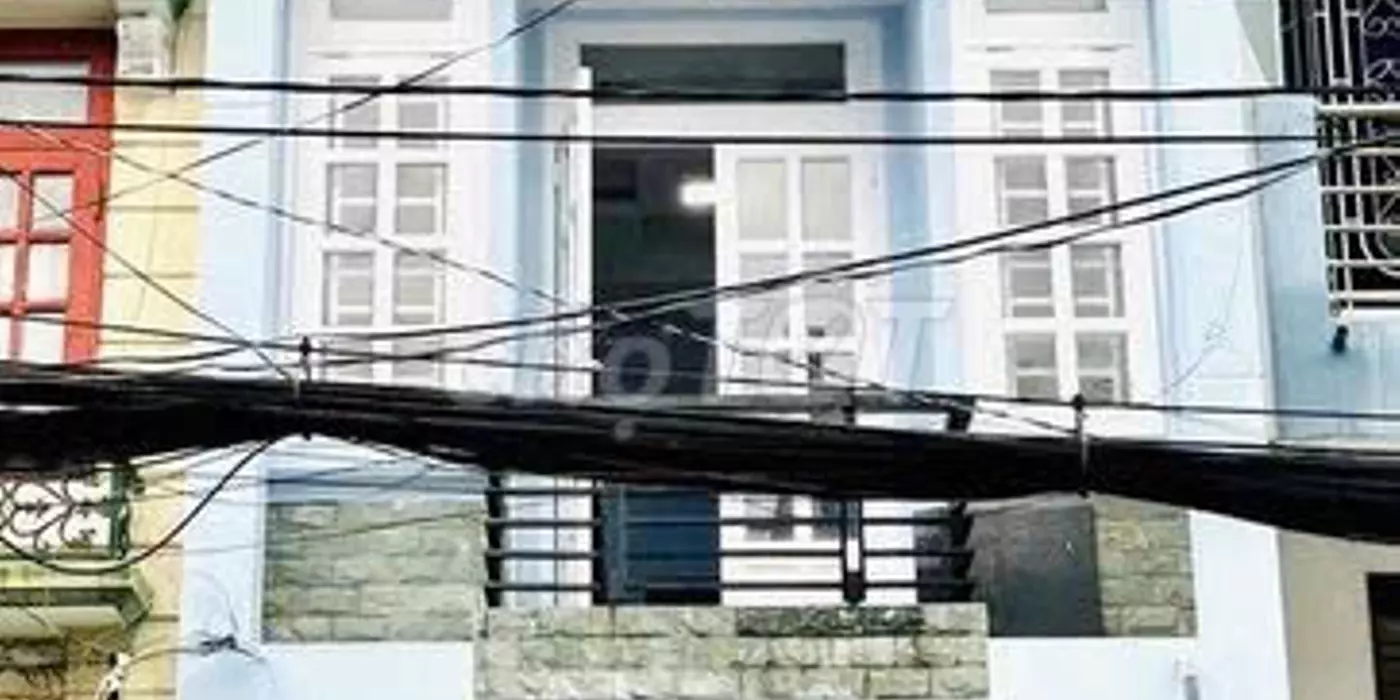 Chính chủ cho thuê nhà mặt phố 3 tầng đường rộng 10m, thích hợp để ở và kinh doanh, buôn bán tại
