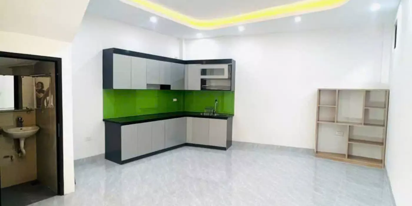 Căn nhà 5 Tầng mới ngay TT Thanh Trì, hơn 30m ngõ gần ô tô giá 4.x tỷ