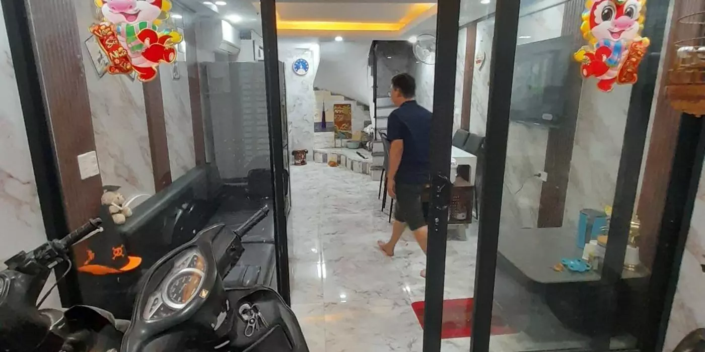 Cần bán nhanh nhà 3 tầng, 30m2 tại Khương Trung, Thanh Xuân, giá 3.5 tỷ, chính chủ, tiện kinh