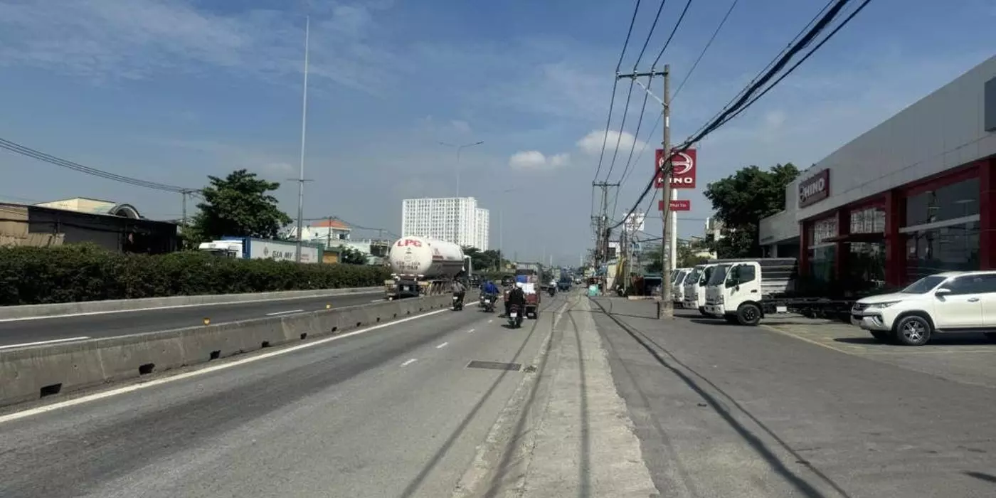 Bán nhà xưởng mặt tiền 10.052m2 giá 420 tỷ Đường Quốc Lộ 1A