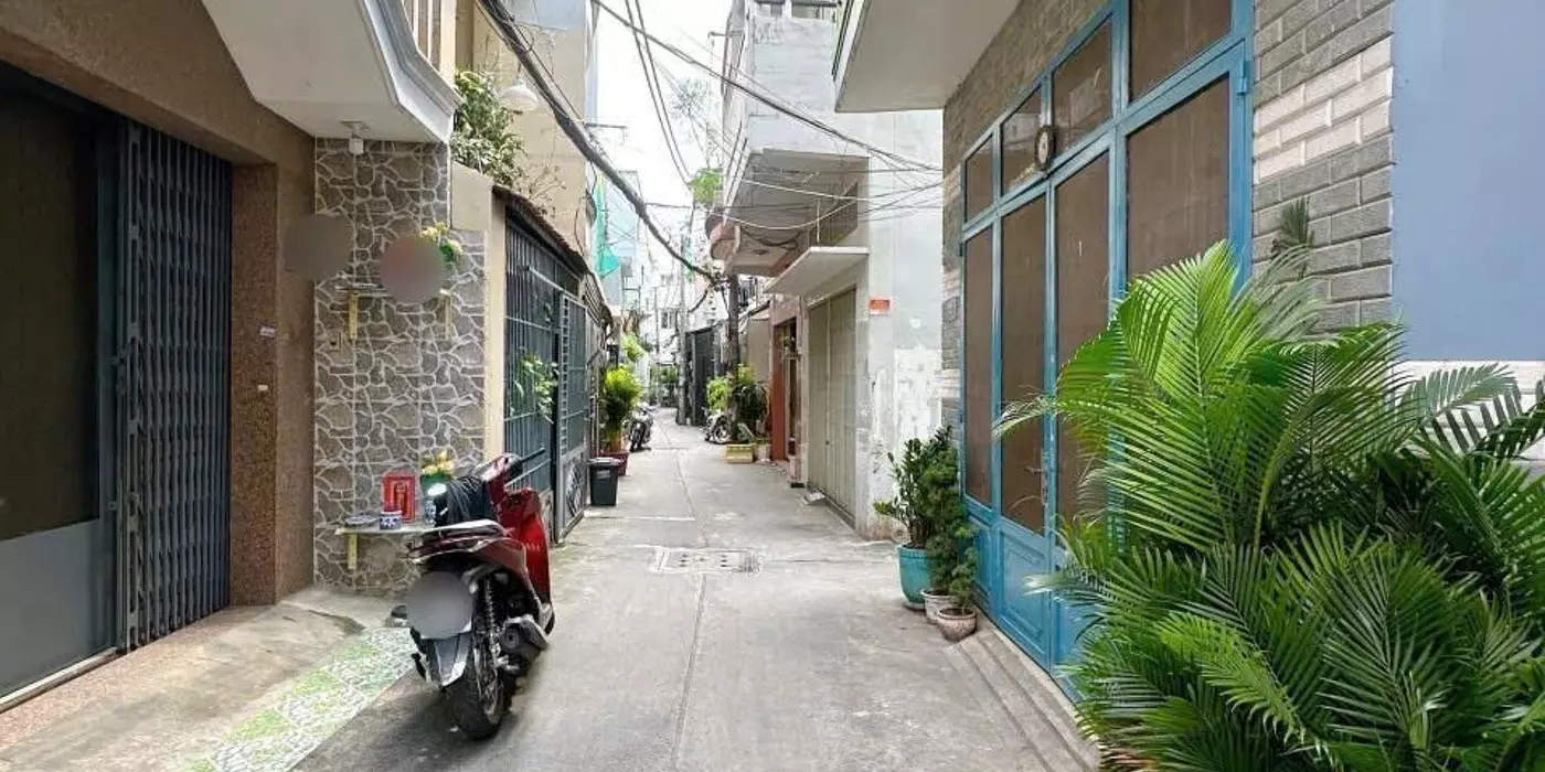 NHÀ ĐẸP XE HƠI ĐỖ CỬA - NƠ TRANG LONG BÌNH THẠNH- GẦN NGÃ BA TRẦN QUÝ CÁP - CẦU BĂNG KY - CHỈ 4.6