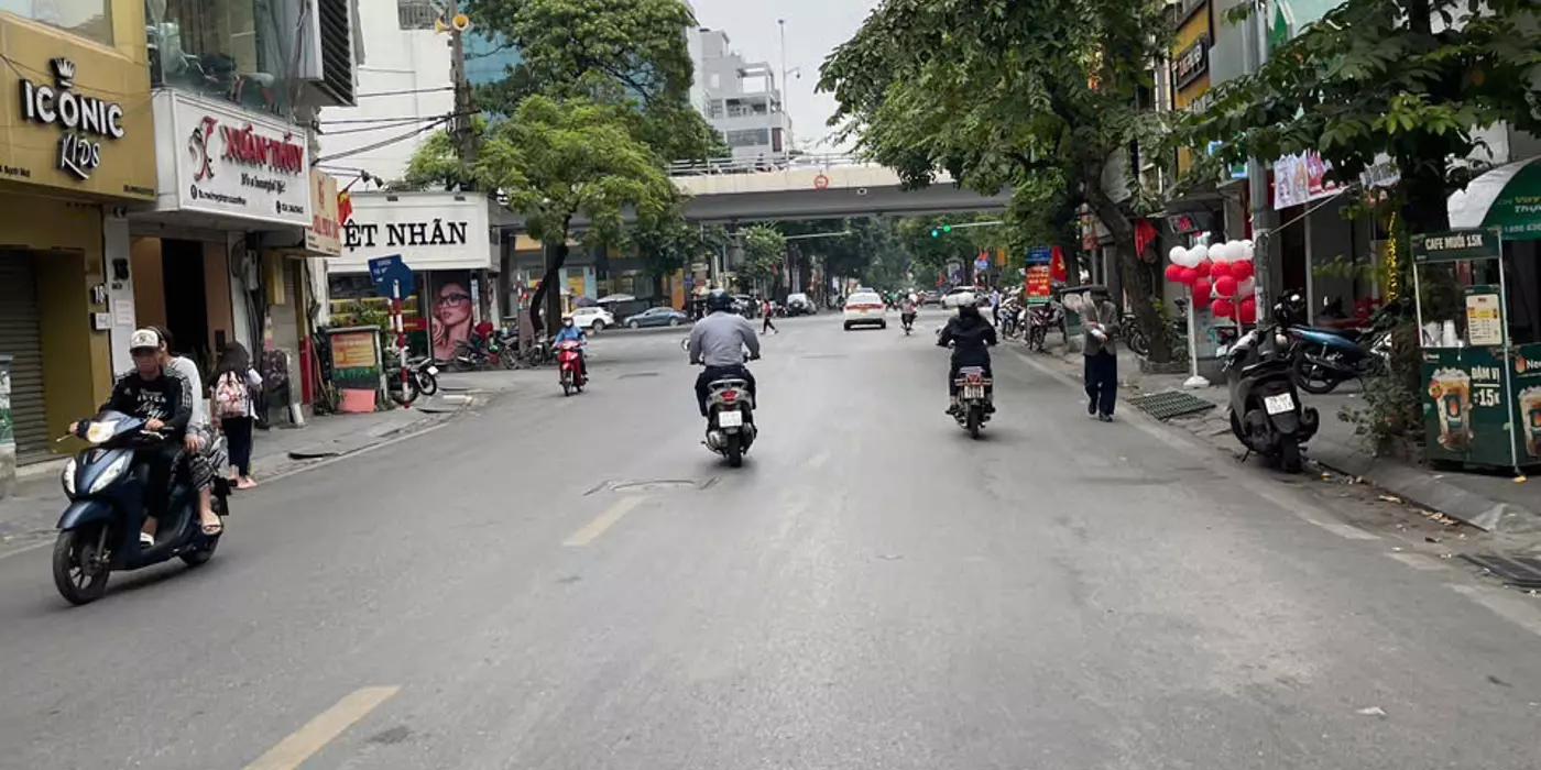 Chính Chủ Bán Nhà Mặt Phố Bạch Mai -DT212m2 ,MT 8,6M,3T .Gía 120 Tỷ