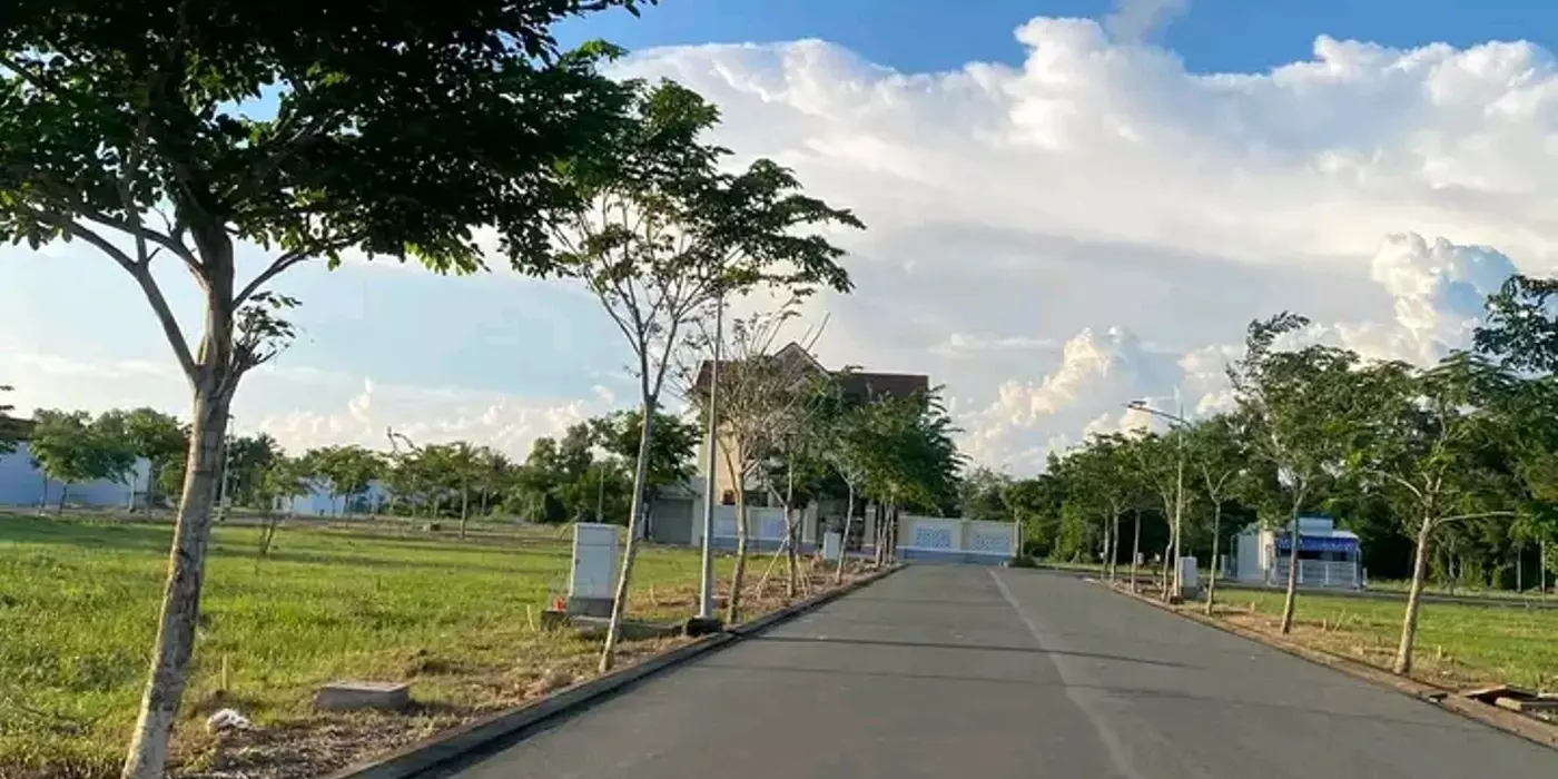 Bán đất nền hơn 100m2  giá 900 triệu ( thương lượng )ở Minh Lương