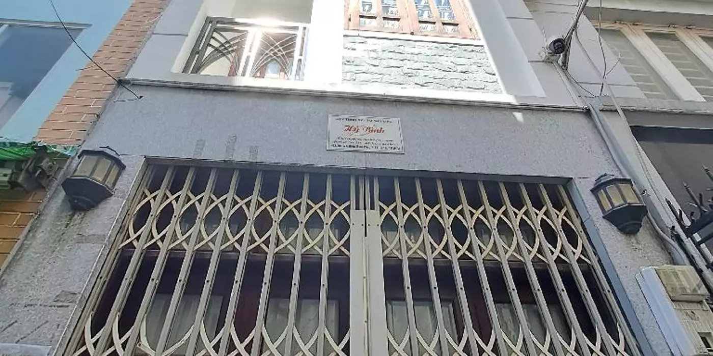 Bán nhà chính chủ quận 10 ngay ngã tư cao thắng . nhà đẹp vào ở ngay . 26m2