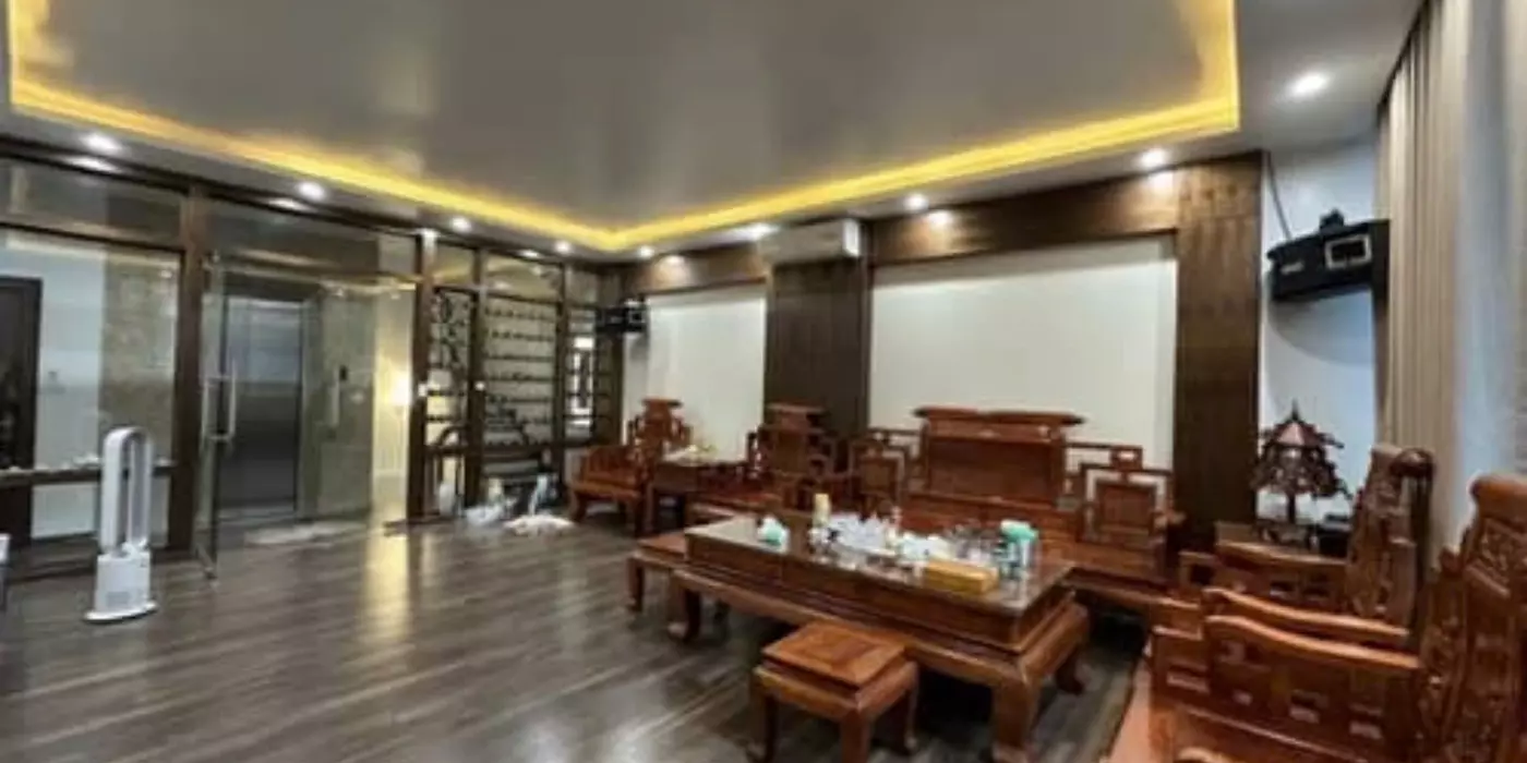 CỰC HIẾM! QUAN HOA CẦU GIẤY - MẶT PHỐ - PHÂN LÔ - 7 TẦNG  LÔ GÓC - VỪA Ở VỪA KINH DOANH - CHỈ 2x