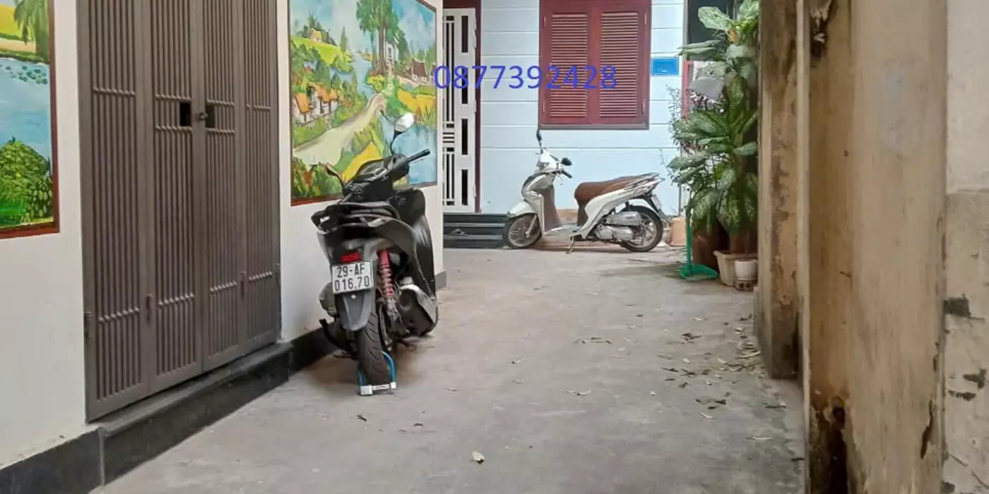 NHÀ HOT SIÊU HIẾM
NHÀ ĐẸP - LÔ GÓC - 43M2 - NHỈNH 4 TỶ - NGÕ RỘNG 3M - 3 GÁC TRÁNH NHAU