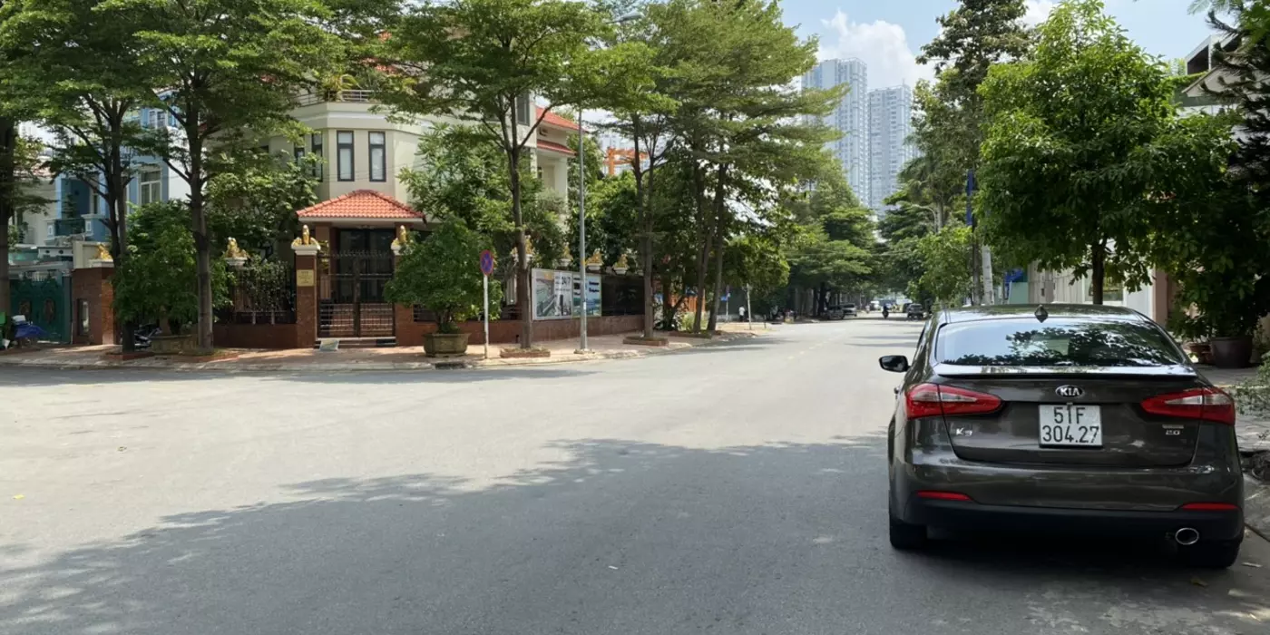 Bán nhà mặt tiền kinh doanh đoạn Quốc Hương - Nguyễn Văn Hưởng, 6.5x25 CN 170m2 giá 25.99 tỷ