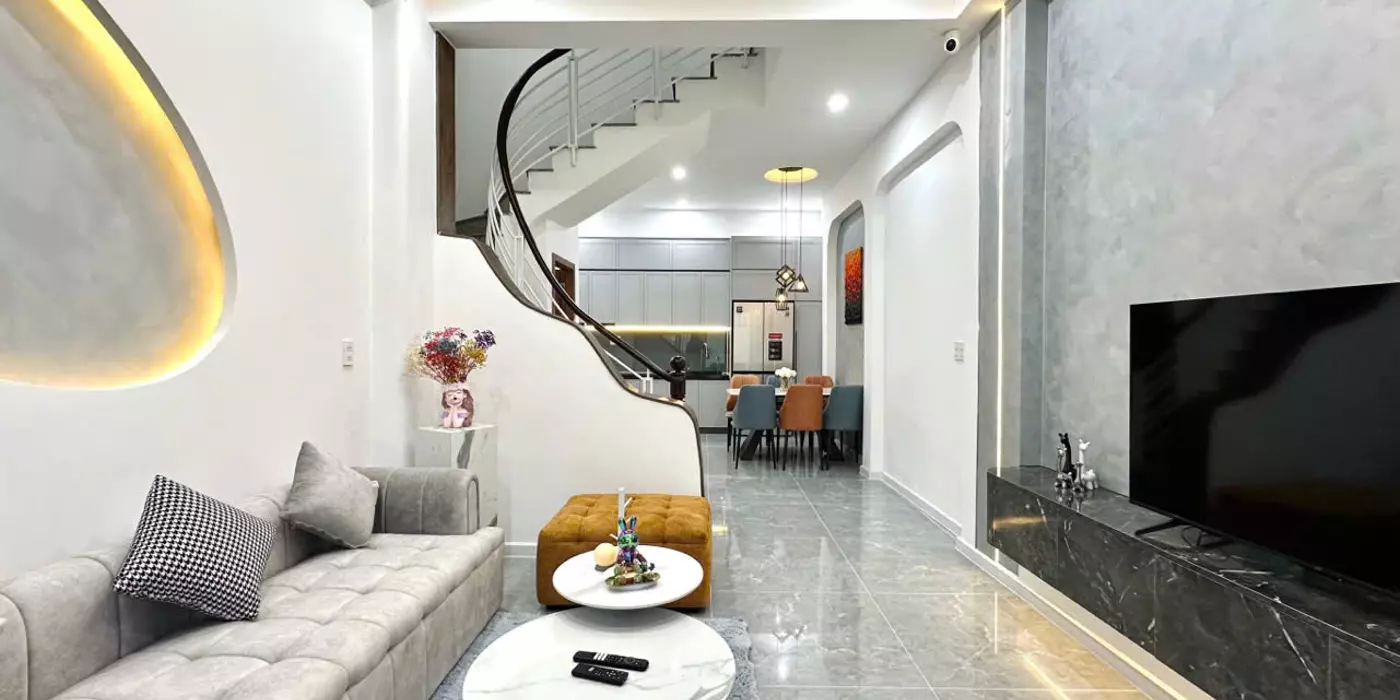 +1 Bán nhà NGÃ TƯ HÀNG XANH, 47m2, 4 tầng ,4PN , nở hậu, Hoàn công