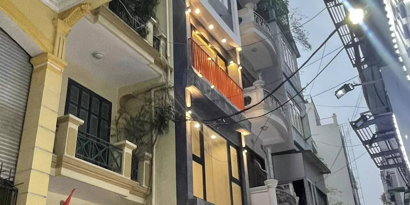 BÁN NHÀ MẶT PHỐ ĐÔNG CÁC QUẬN ĐỐNG ĐA PHOOA VIP NHÀ ĐẸP THANG MÁY KINH DOANH GIÁ 29,9 TỶ