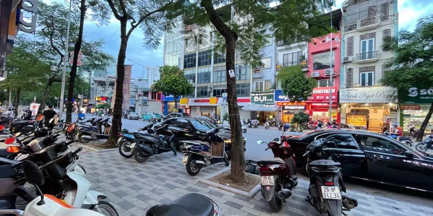 Nhà MẶT PHỐ quận Tây Hồ, kinh doanh, vỉa hè rộng 6M, ô tô vào nhà.