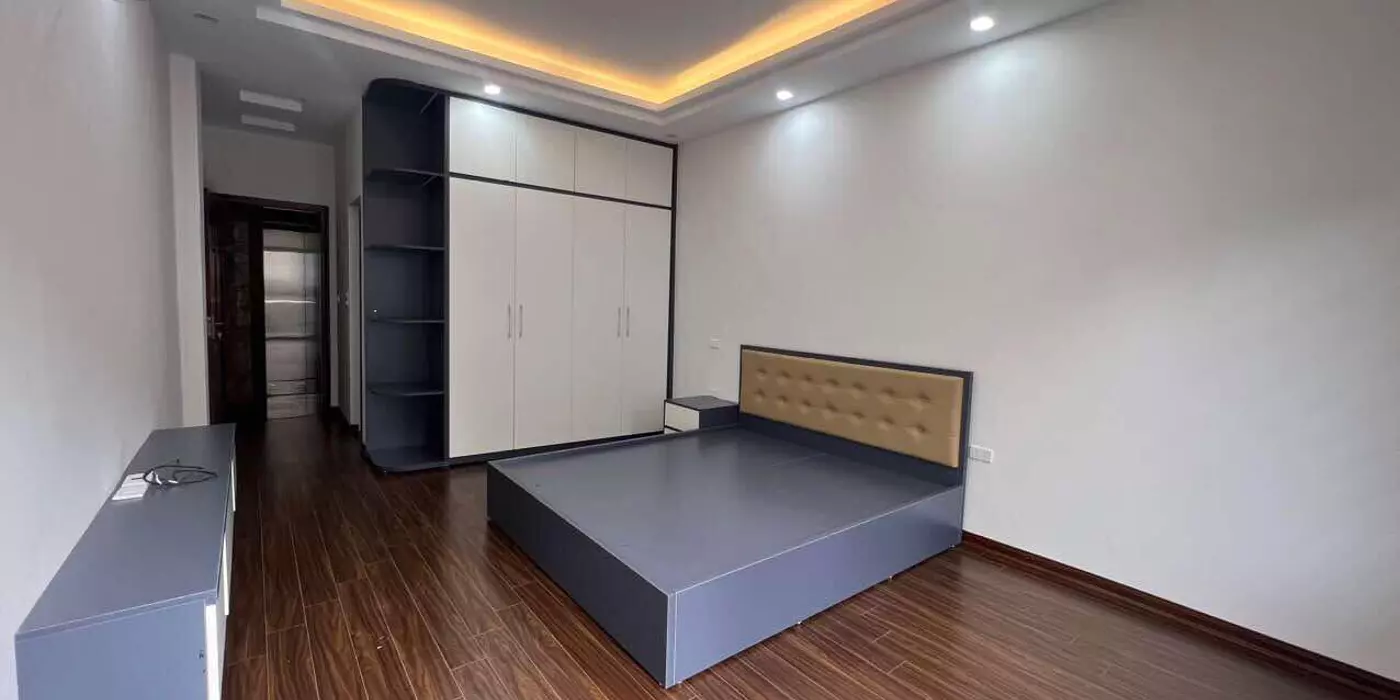Cần bán nhà Bồ Đề 50m 7 tầng MT4,6m, lô góc, gara hơn 12.5 tỷ