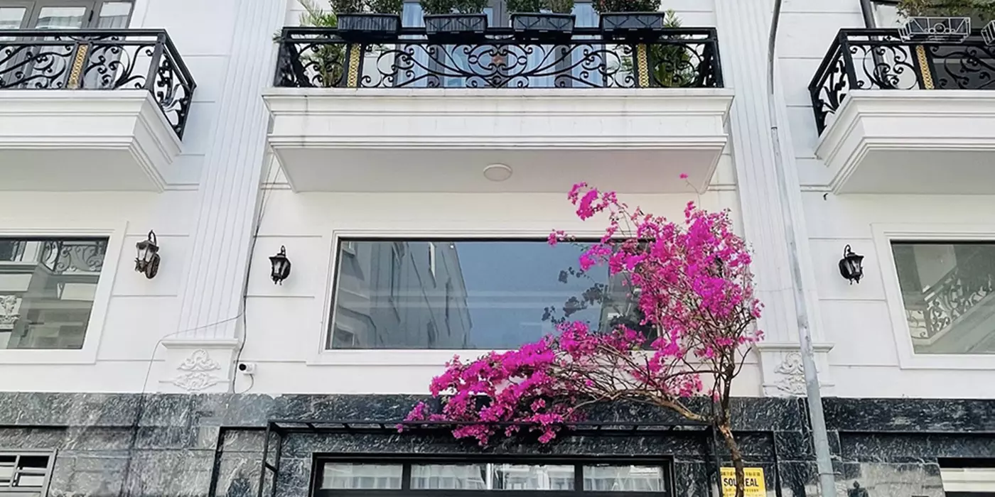 Giảm ngay 1 tỷ căn nhà đẹp 4 tầng, gần Cao đẳng Điện Lực, đường 8m thông, Sổ hồng hoàn công