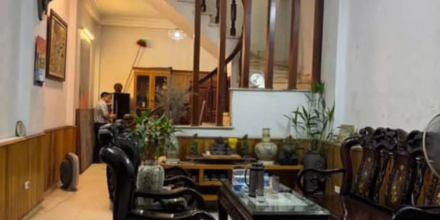 BÁN NHÀ 6T XUÂN THỦY, DT 42M2, KIA MORNING ĐỖ CỬA, GẦN PHỐ, KINH DOANH/Ở, CHỈ 10.6 TỶ