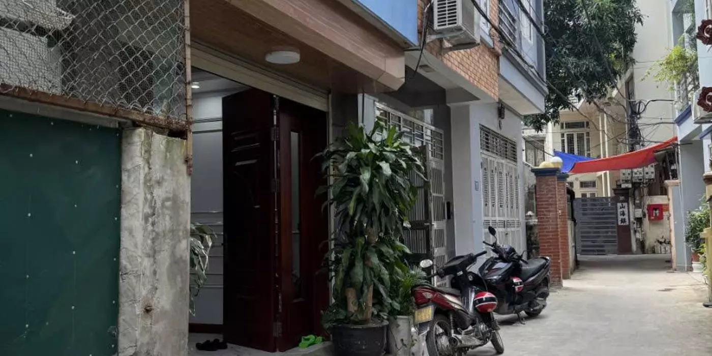 BÁN NHÀ 6T ĐH NGOẠI NGỮ, DT 42M2, KIA MORNING ĐỖ CỬA, GẦN PHỐ, KINH DOANH/Ở, CHỈ 10.6 TỶ