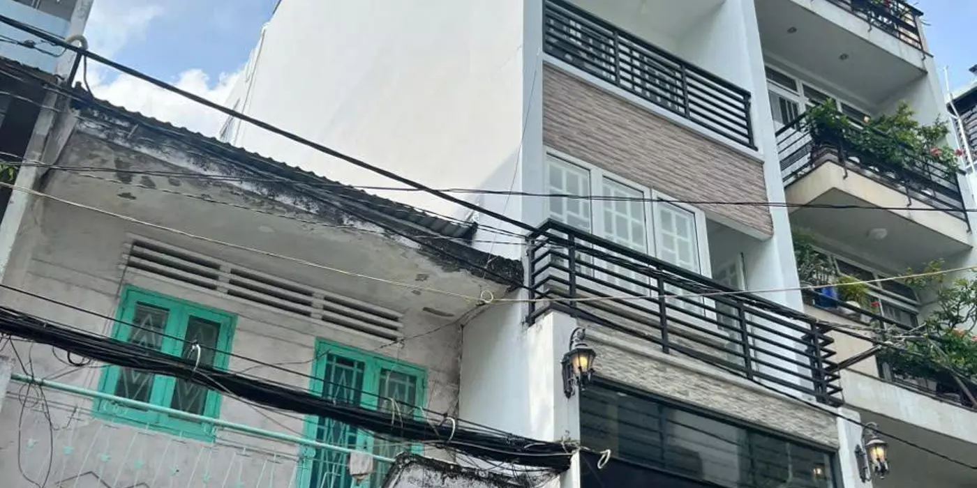 Q1 TRẦN HƯNG ĐẠO GIÁ SIÊU HỜI 3.8x15m TIỆN XÂY MỚI 5 TẦNG, HẺM 2 Ô TÔ ĐỐI DIỆN BỘ CÔNG AN