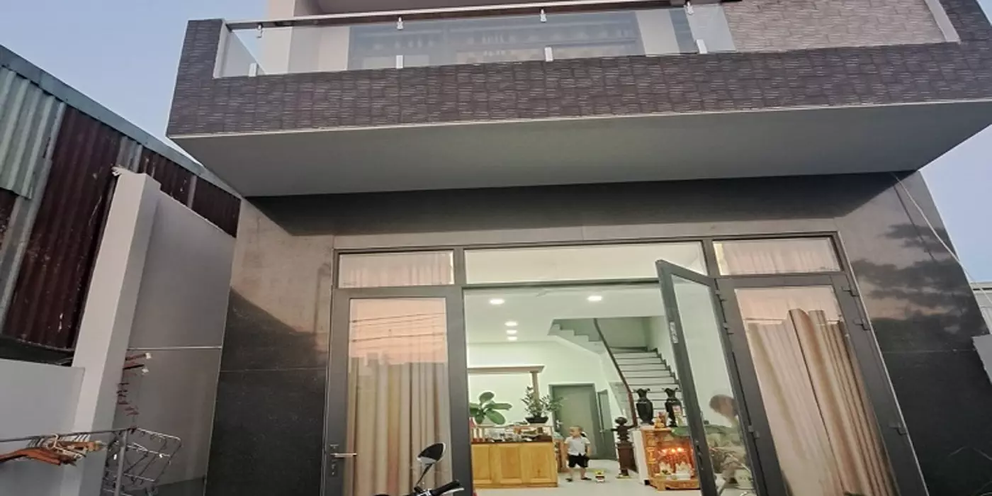Bán nhà MT tuơng lai An Phú Đông 25, Q12, 115m2, 4 tầng, ngang 5,8m. 5PN, giá rẻ