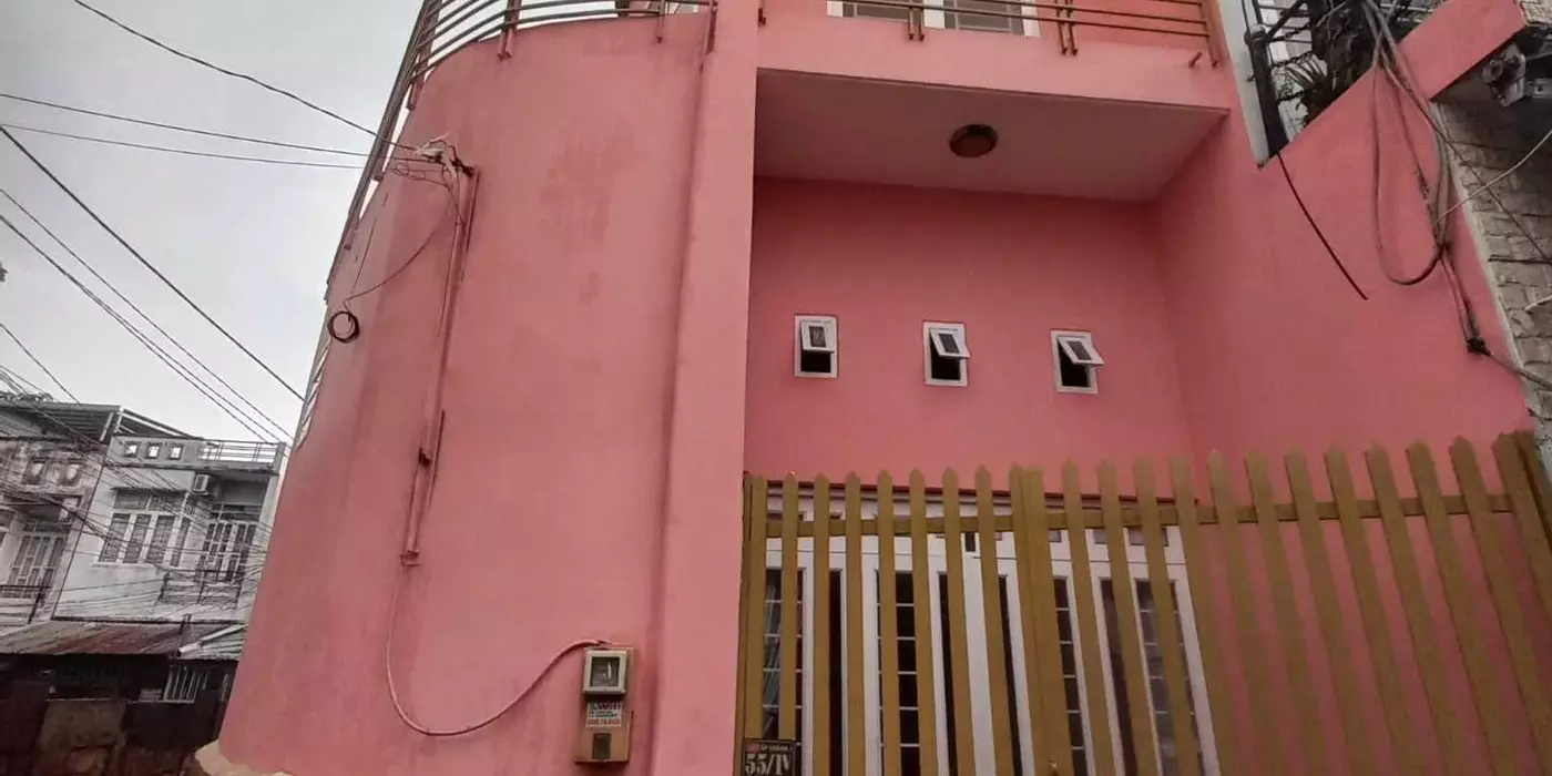 NHÀ 3 TẦNG - 45M2 -- CÁCH LÊ THỊ HÀ 200M - SÁT THỊ TRẤN HÓC MÔN. Chỉ 2,55 Tỷ.