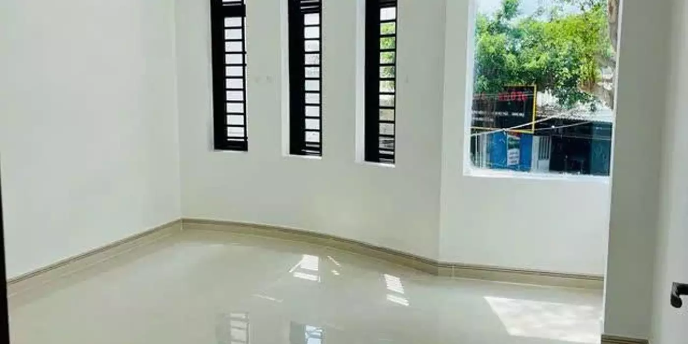 Bán căn nhà 3 lầu DT 50m2 mặt tiền kinh doanh, đường Lã Xuân Oai, phường Long Trường, Thủ Đức,
