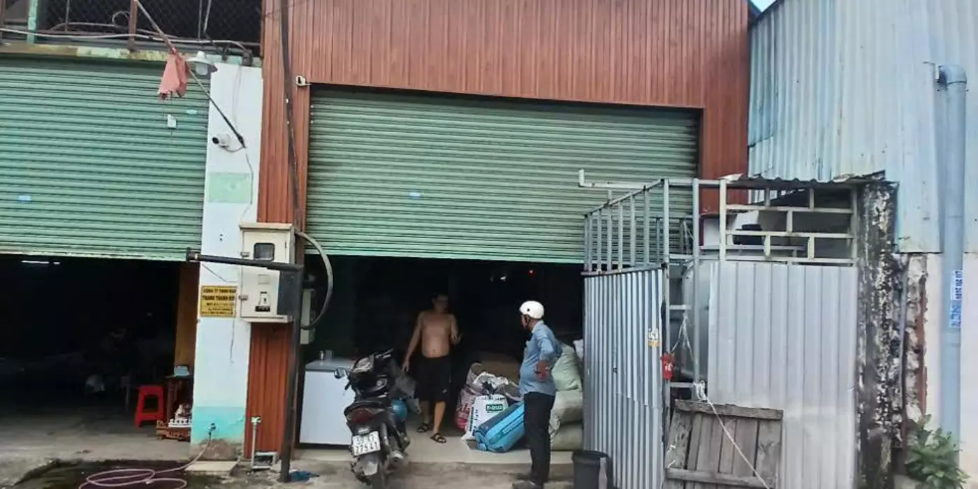 Gia đình kẹt tiền trả ngân hàng cần bán cái kho hẻm 8m thông 815/10/5 hương lộ 2 p bình trị đông a