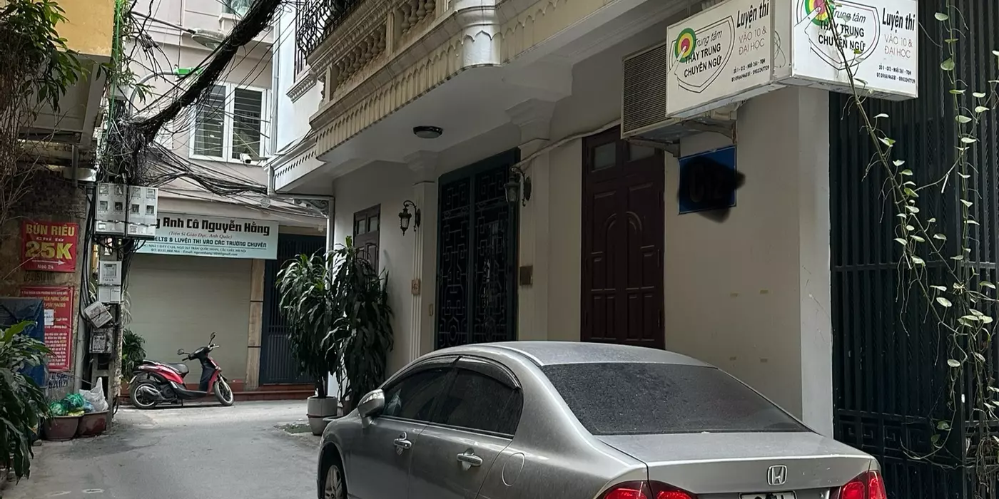 Nhà 5 tầng 3 mặt ngõ Trần quốc Hoàn Cầu Giấy