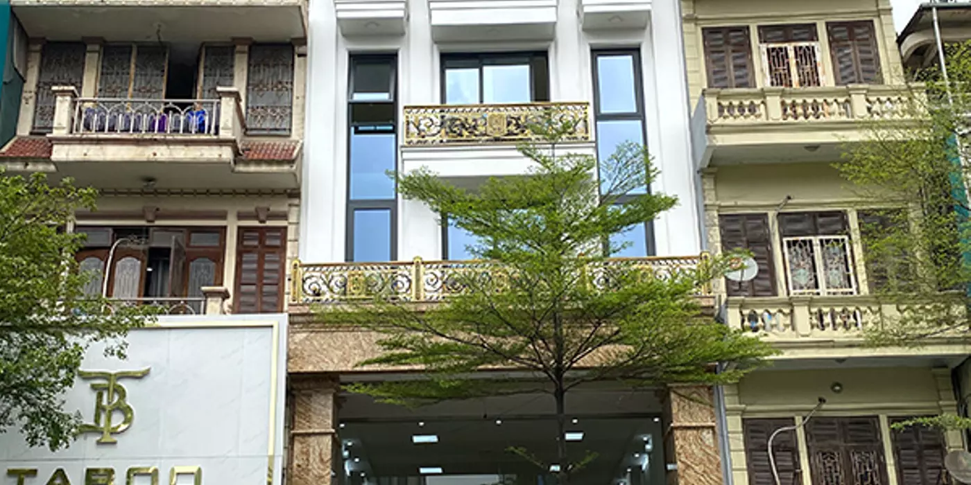 Bán Tòa Văn Phòng 9 Tầng Mặt Phố Khâm Thiên.Vị Trí Đắc Địa. DT 290m2. Giá 130 TỶ