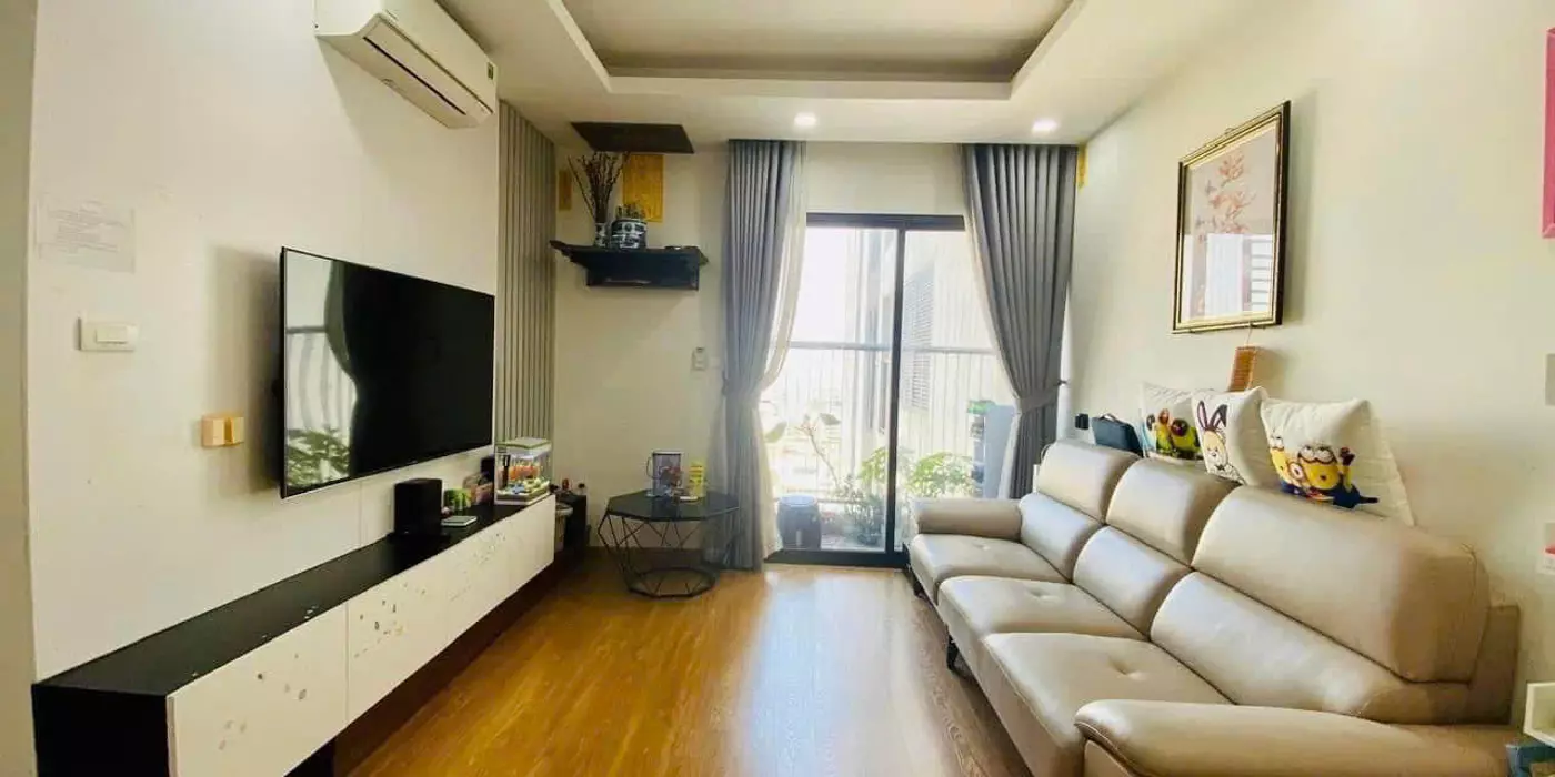 Bán gấp chung cư CT6 mặt phố Lê Đức Thọ, Mỹ Đình, 2 ngủ 2 vệ sinh căn góc nhà đẹp, tặng nội thất