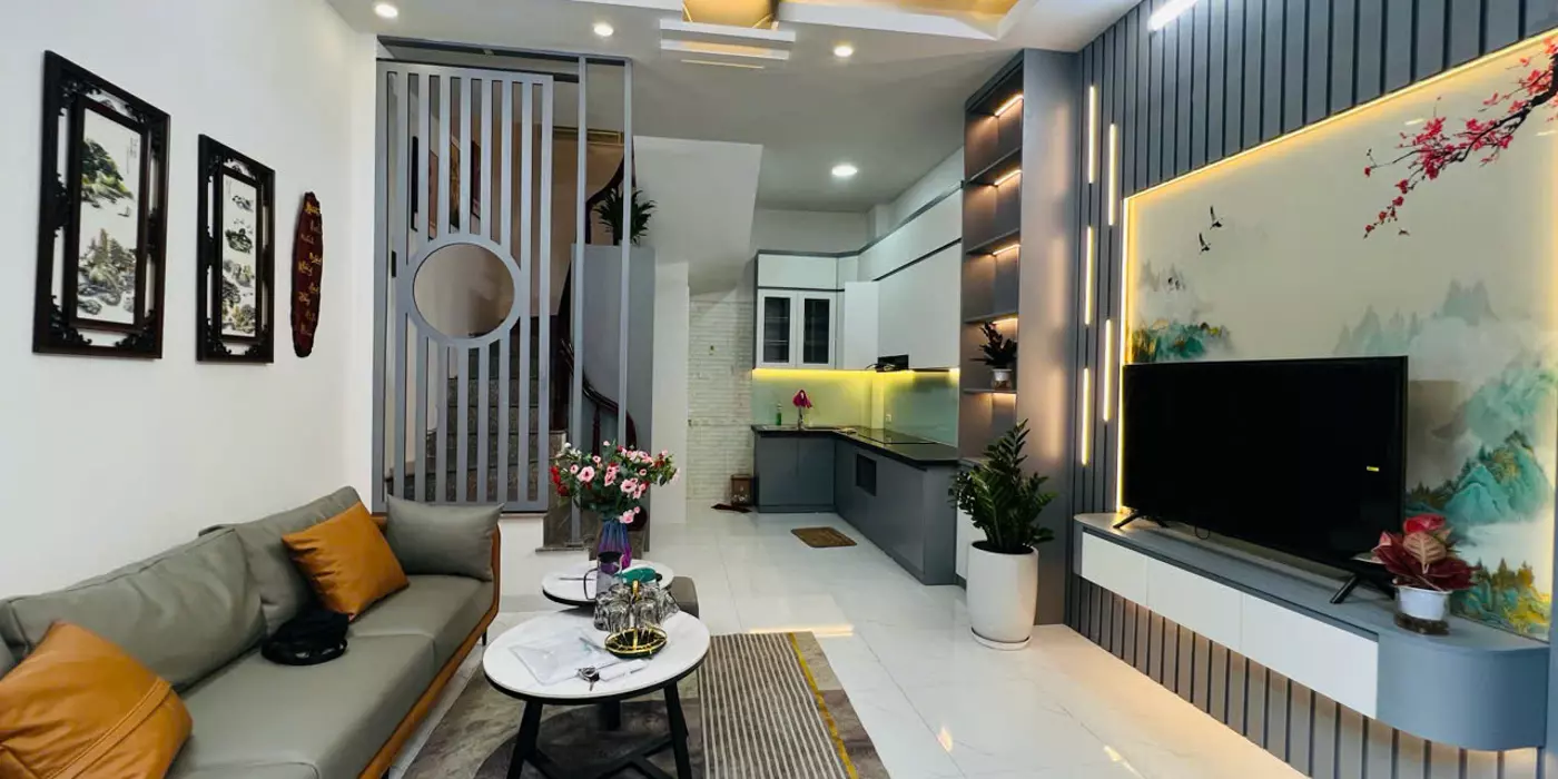 Bán gấp nhà Bạch Mai . DT 35m2 , MT 4,1m. Cách mặt phố trăm m. Giá chỉ 5,25tỷ