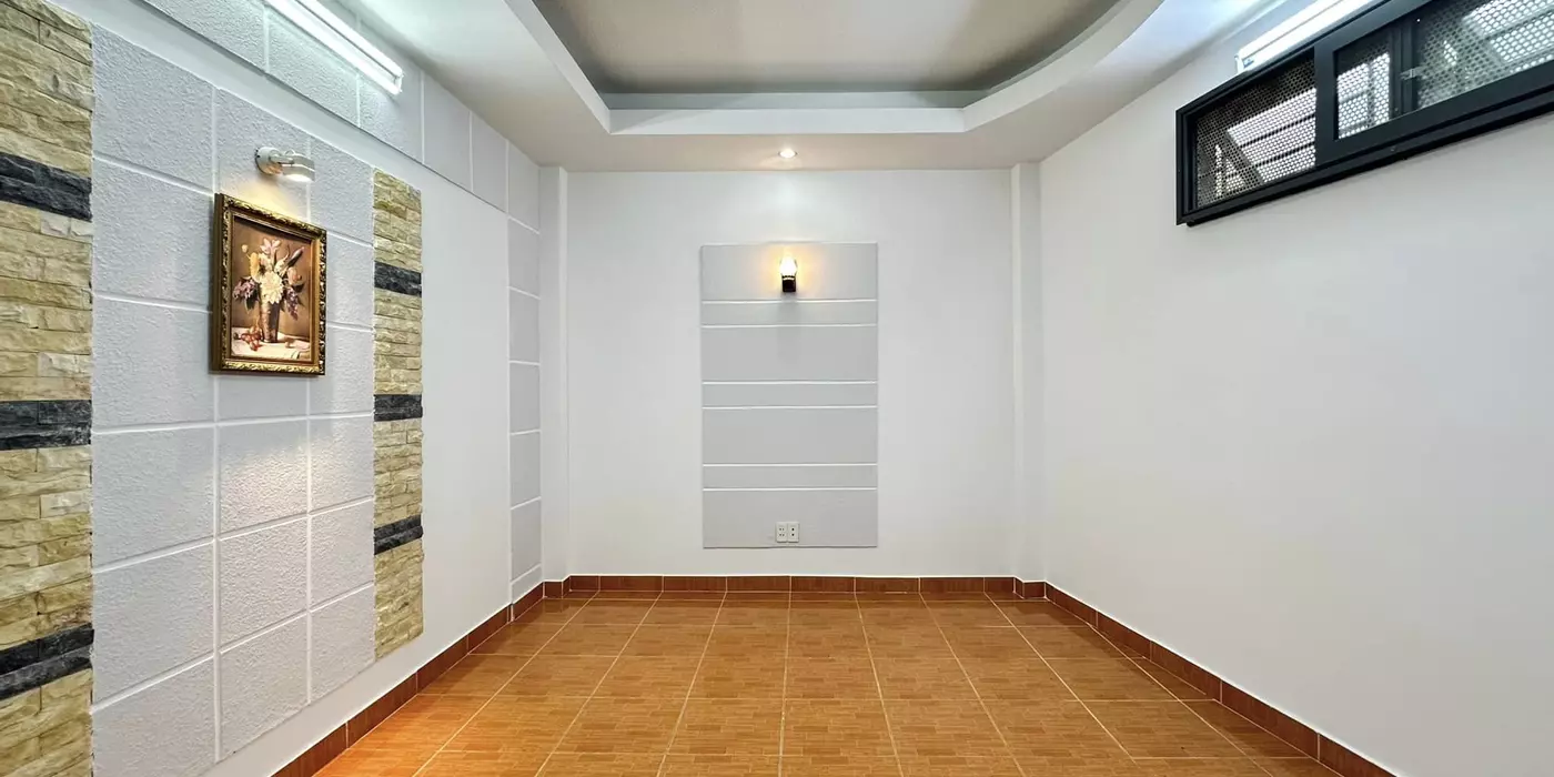 Nhà 4 Tầng Ngọc Thụy Long Biên, 52m², 4PN, 3WC, Ngõ Rộng, Giá Hấp Dẫn!"
