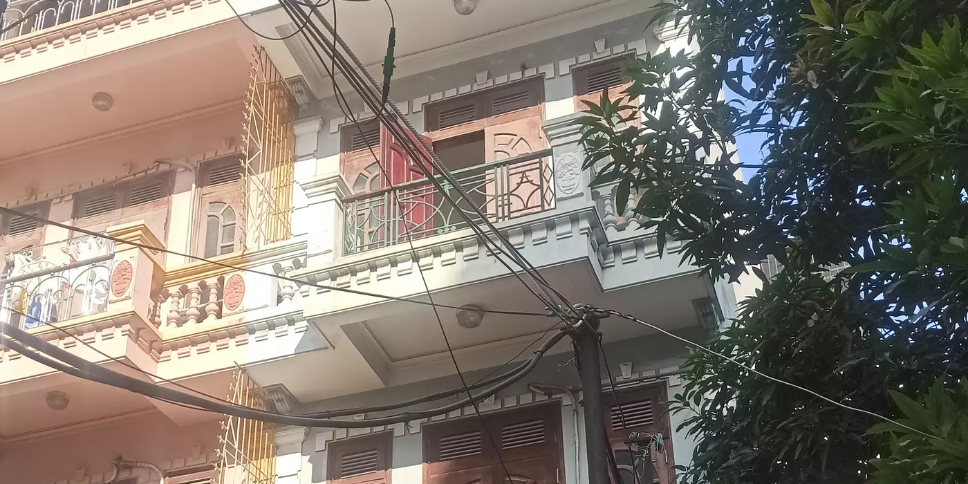 Bán nhà Lạc Long Quân Gần Hồ Tây 52m2 4 tầng 7.95 tỷ (152 triệu/1m2) Lô góc Ở sướng