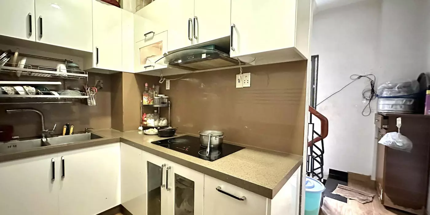 Nhà 4 Tầng Ngọc Thụy Long Biên, 43m², 2PN, 3WC, Ngõ Rộng, Giá Hấp Dẫn!