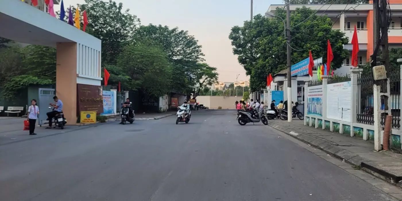 Siêu Hiêm, bán đất tặng thiết kế kèm cấp phép xây dựng,Ngọc Thụy Long Biên 65m2 nhỉnh 8 tỷ, oto đõ