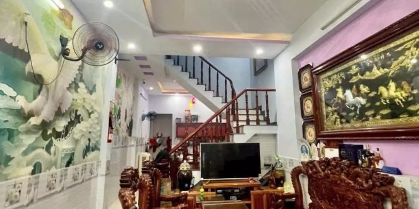 Giáp tân phú, 4 tầng, 4 phòng ngu mới đẹp, hẻm xe hơi thông, tặng full nội thất