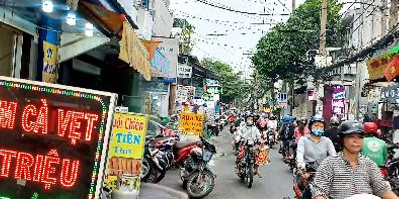 Mặt tiền kinh doanh Tạ Quang Bửu 4.5x17 5 tầng chỉ 13 tỷ 5