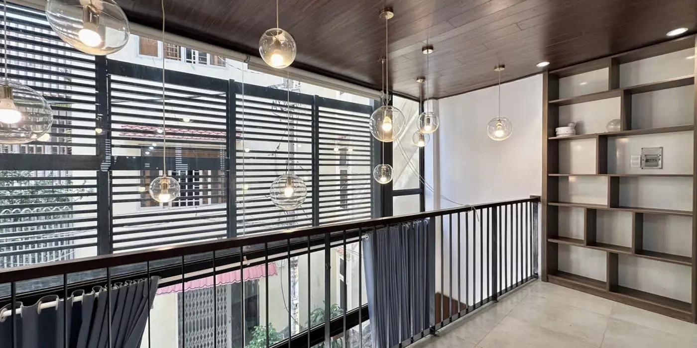 Đẹp nhất Phú Nhuận, 2 mặt hẻm ô tô, 5 tầng, 4 phòng Master, ngang 5.6m, ngộp bank 6.7 tỷ.