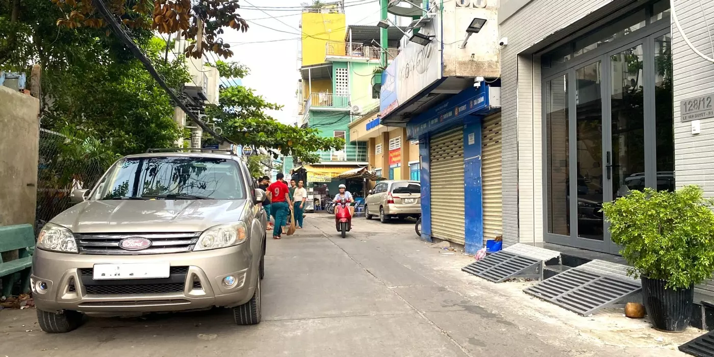 ĐINH TIÊN HOÀNG - MẶT TIỀN HẺM KINH DOANH - SÂN TRƯỚC RỘNG THOÁNG - 36M2 CHỈ 5.5 TỶ
HẺM OTO