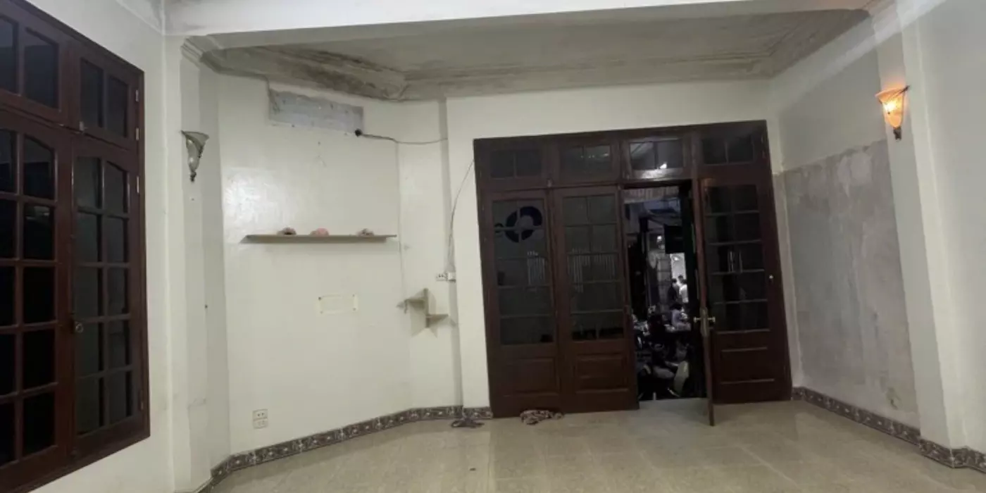 Bán nhà mặt phố lạc nghiệp trần khát chân 4 tầng kinh doanh ngày đêm hai bà trưng