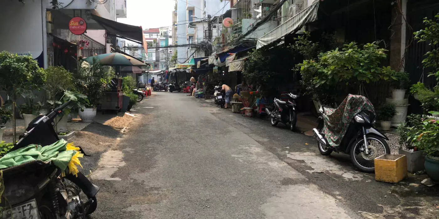 Bán nhà hẻm xe tải Thành Thái Quận 10, đang kinh doanh CHDV 15 phòng, dòng tiền 65tr, chỉ 24 tỷ