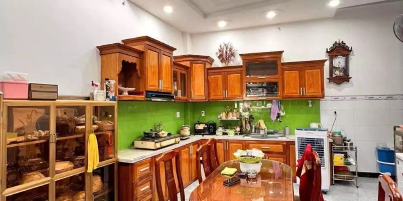 Nhà đẹp ở ngay, 115m2, ngang 5m,  4 tầng, 4 phòng ngủ, đường 7m,