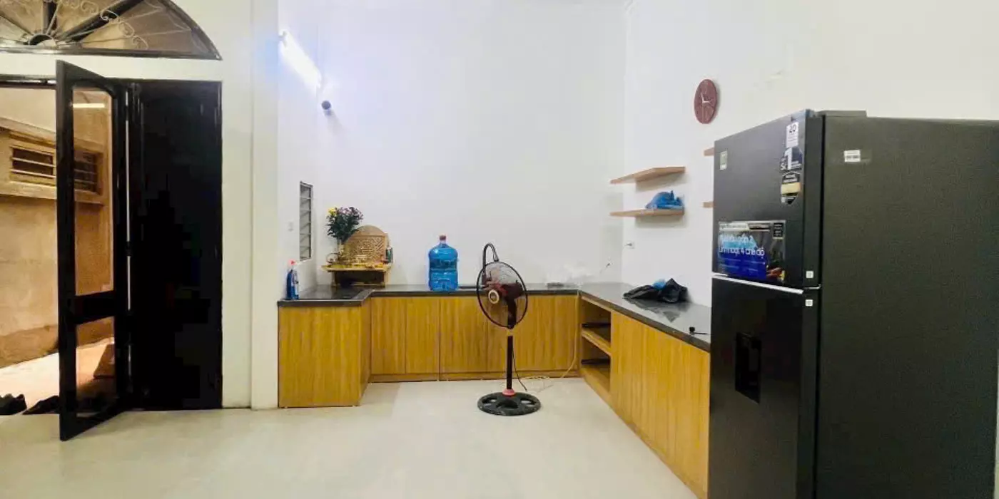 HIẾM - NHÀ  PHỐ THÁI HÀ - HAI THOÁNG -BA BƯỚC RA MẶT PHỐ, NHÀ ĐẸP Ở NGAY