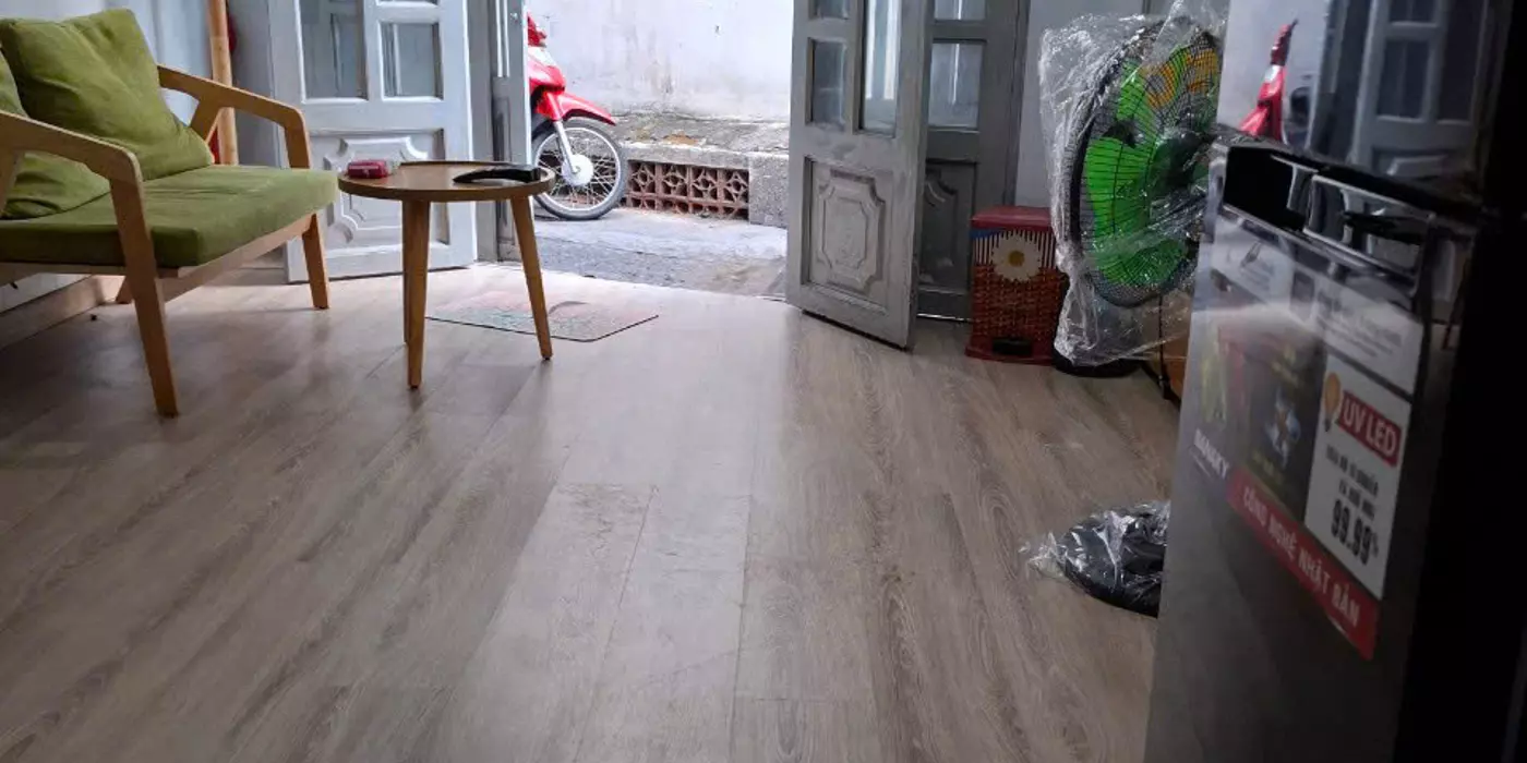 Sát mặt tiền xe hơi 🚗Q4 
Ngang 3 Dài 7 
Đúc 3 tấm 
HƠN 2 TỶ Q4