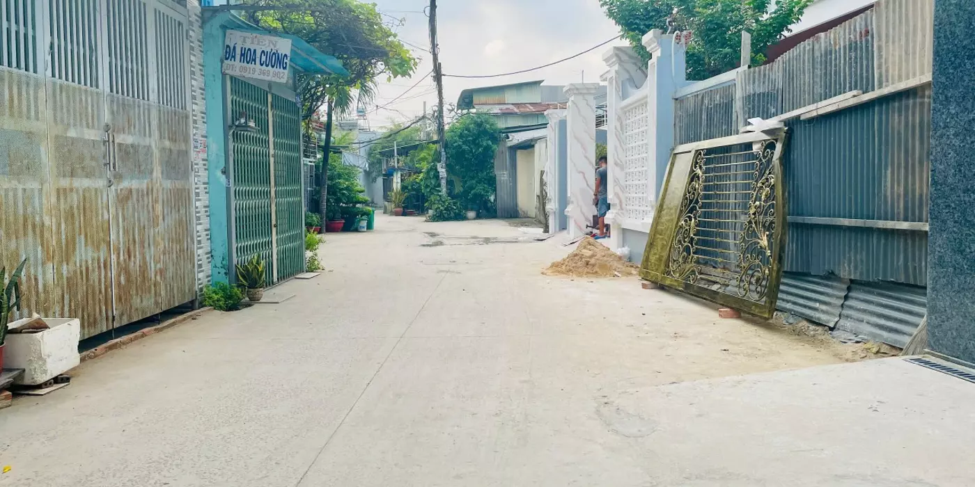 BÁN NHÀ 2 TẦNG - 56M2 Ô TÔ ĐỖ CỬA TRUNG MỸ TÂN XUÂN - GẦN CHỢ TRUNG CHÁNH - GIÁP QUẬN 12 - NHỈNH 3