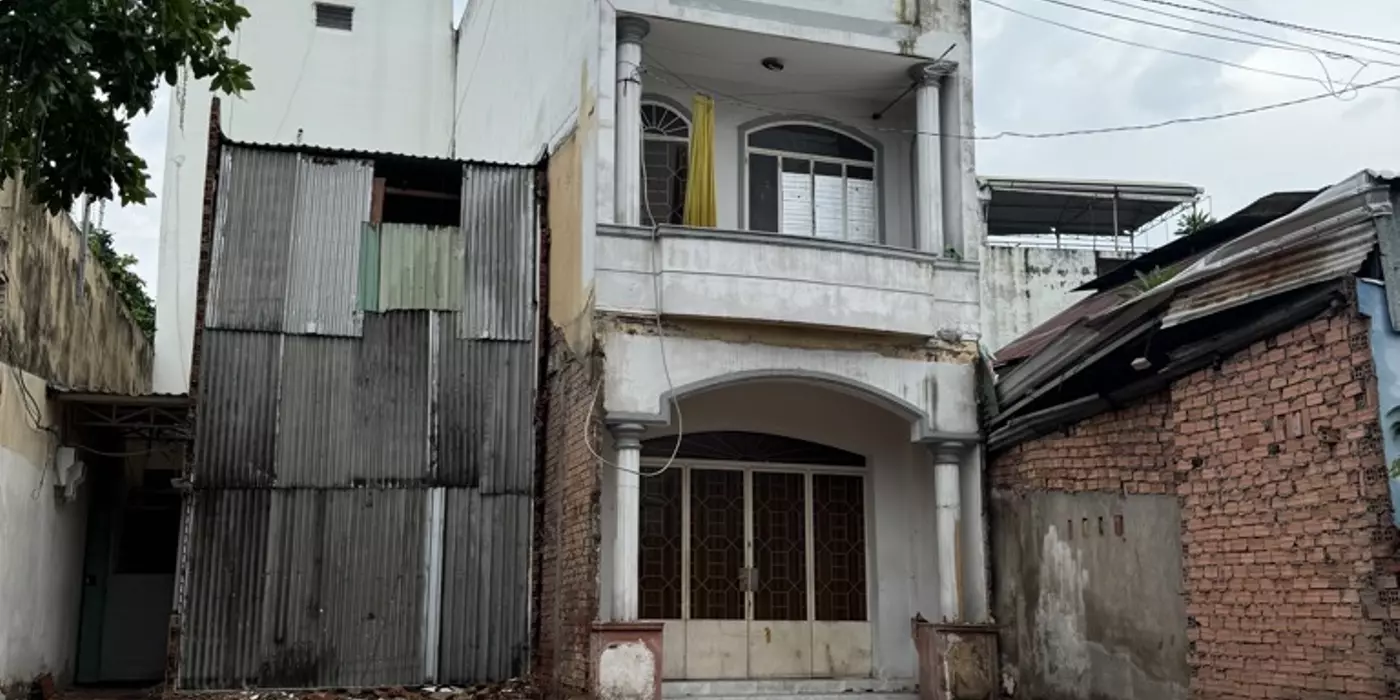 NHÀ MẶT TIỀN KINH DOANH SẦM UẤT CHU VĂN AN GẦN TRƯỜNG CÁN BỘ