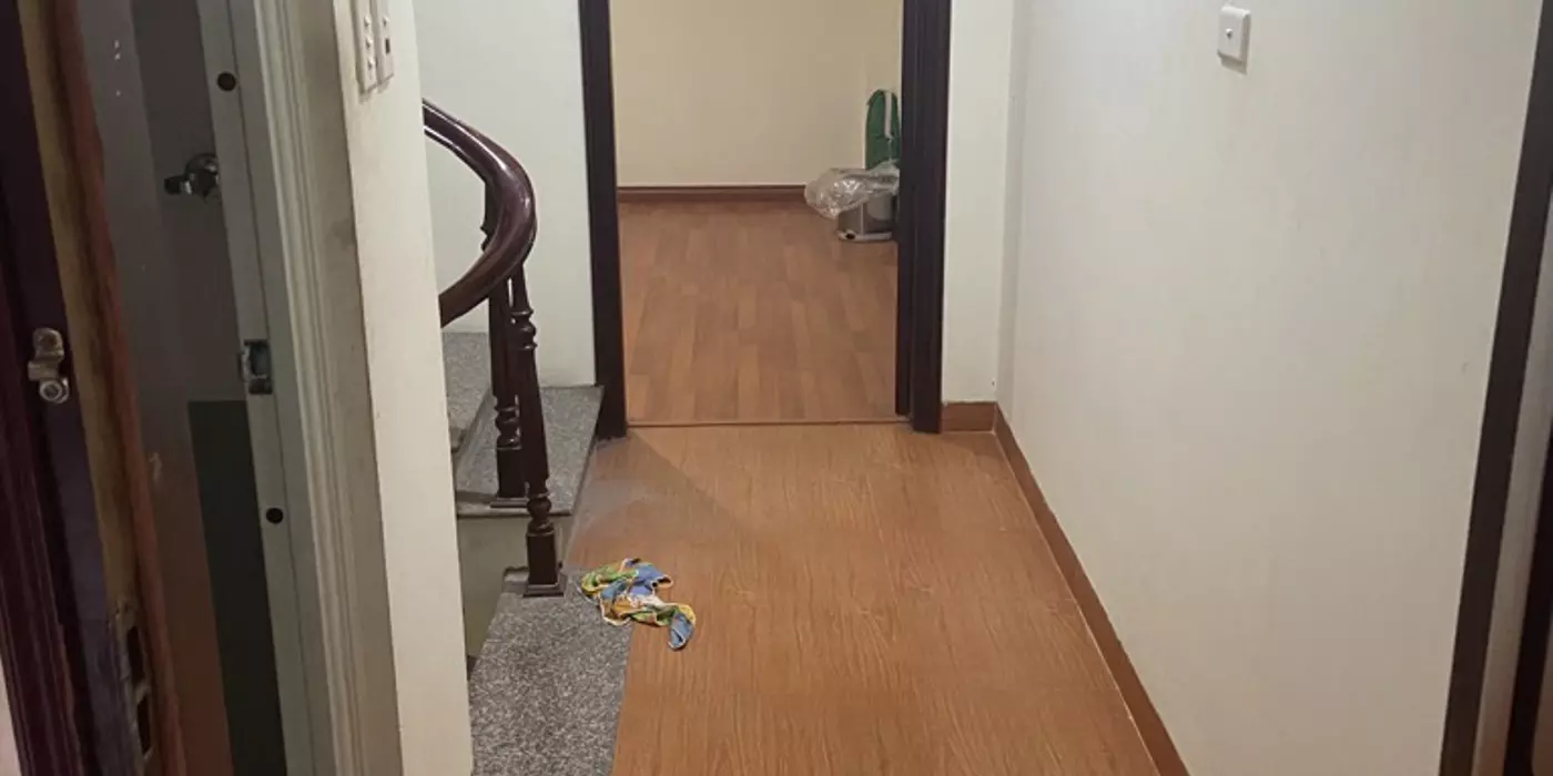 Bán nhà Lạc Long Quân sát Phố 39.5m2 5 tầng 6,75 tỷ 3 bước Hồ Tây lộng gió