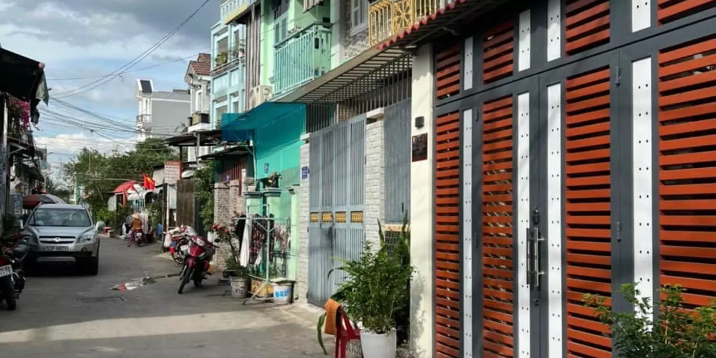 NHÀ MỘT TRỤC RA LÊ VĂN KHƯƠNG - ĐƯỜNG ÔTÔ TRÁNH - KHU BÀN CỜ - TẶNG NỘI THẤT. Chỉ 3,65 tỷ TL.