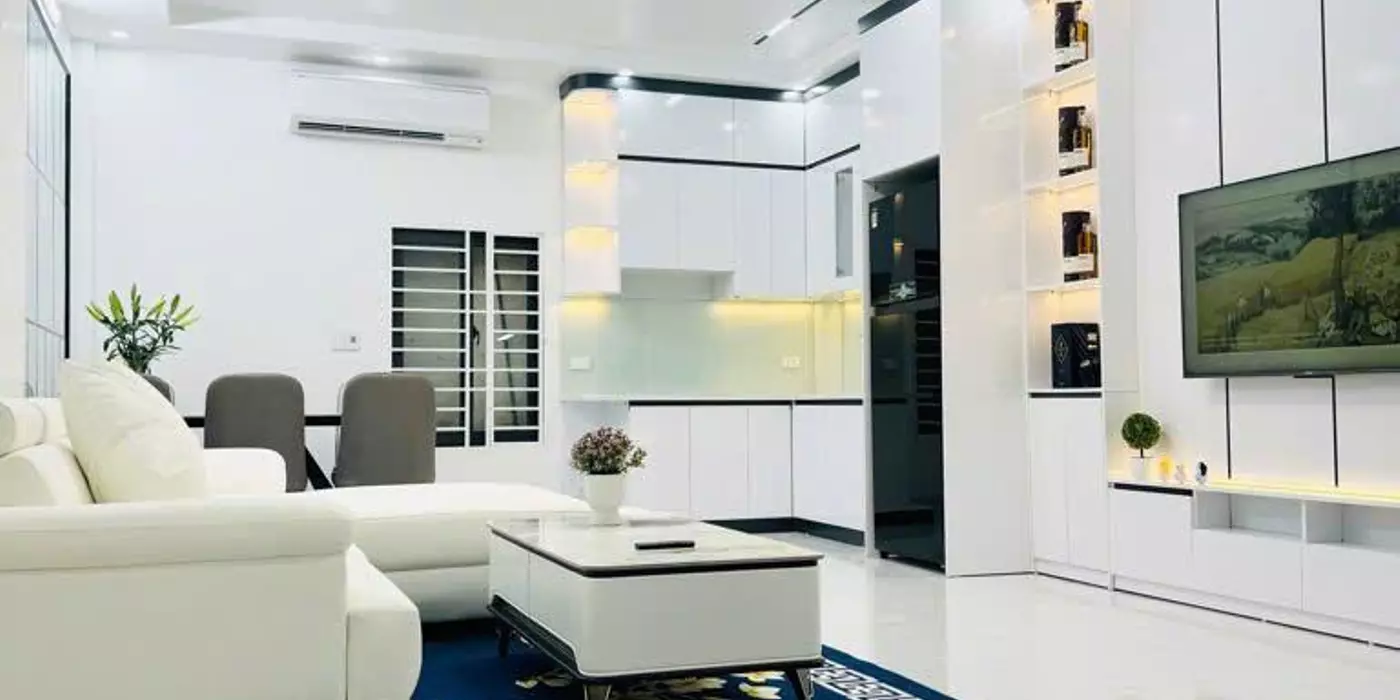 Chính chủ cần"ra đi" căn nhà ở Hoàng Ngân - Cầu Giấy, giá chỉ 175tr/m2, nhà đẹp long lanh