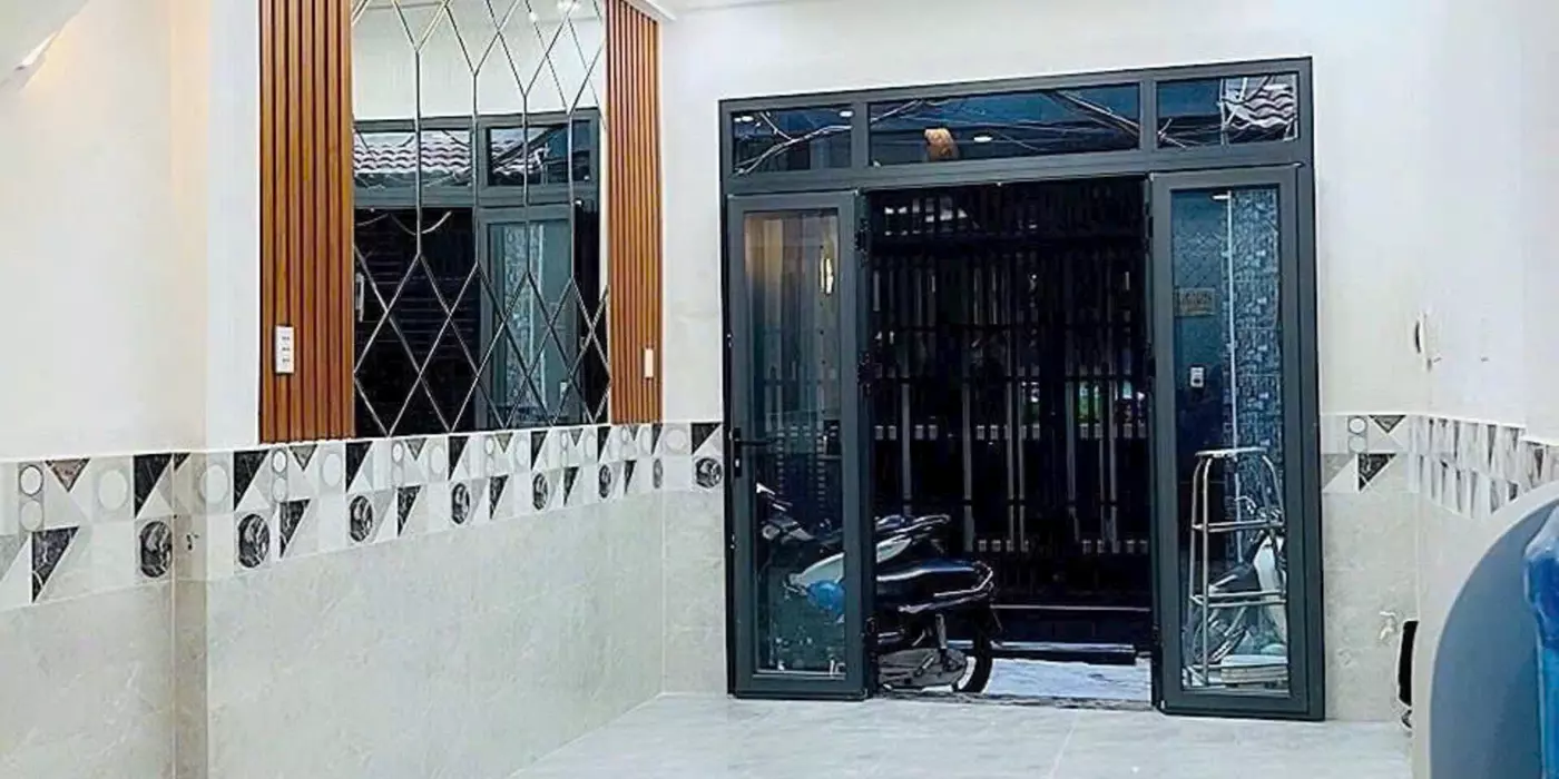 Sát mặt tiền Ngang 3.3 dài 10 m
Có 89 triệu Q4