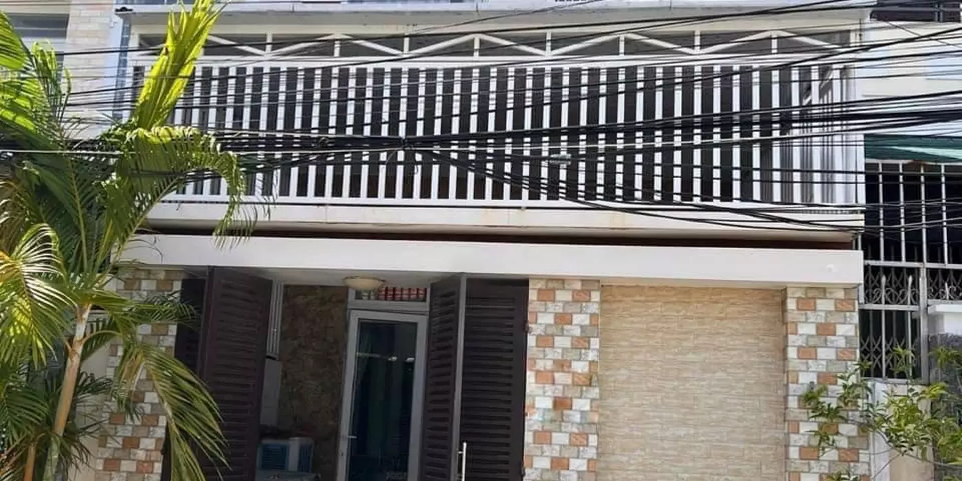 **CẦN BÁN NHÀ MỚI, GIÁ TỐT, GẦN CHỢ OSIN VÀ SÂN BAY CŨ, ĐƯỜNG Ô TÔ RỘNG**  NHA TRANG