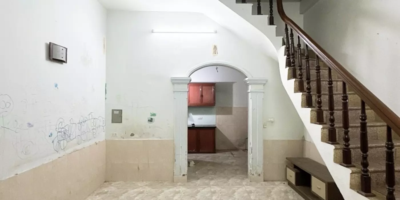 Vị trí cực đẹp, ngay cạnh Times City, ngõ rộng ba gác chạy vào tận cửa, kinh doanh nhỏ