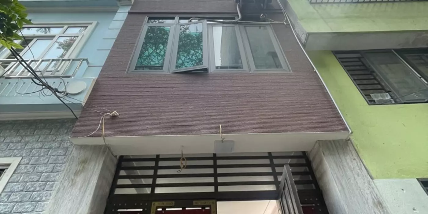 BÁN NHÀ 6 TẦNG DỊCH VỌNG, 37M2, MT 4M, DÂN XÂY, GẦN CÔNG VIÊN. 6,9 TỶ