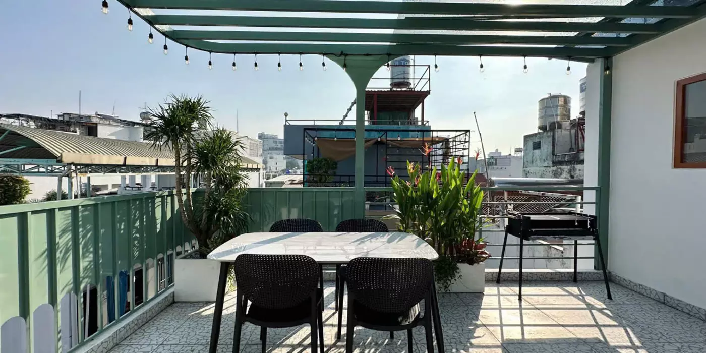 NHÀ ĐẸP FULL NỘI THẤT - NGÃ TƯ HÀNG XANH - 47M2- 4 TẦNG -4 PN- SÂN THƯỢNG - A4 - NGANG 4.5M-HOÀN
